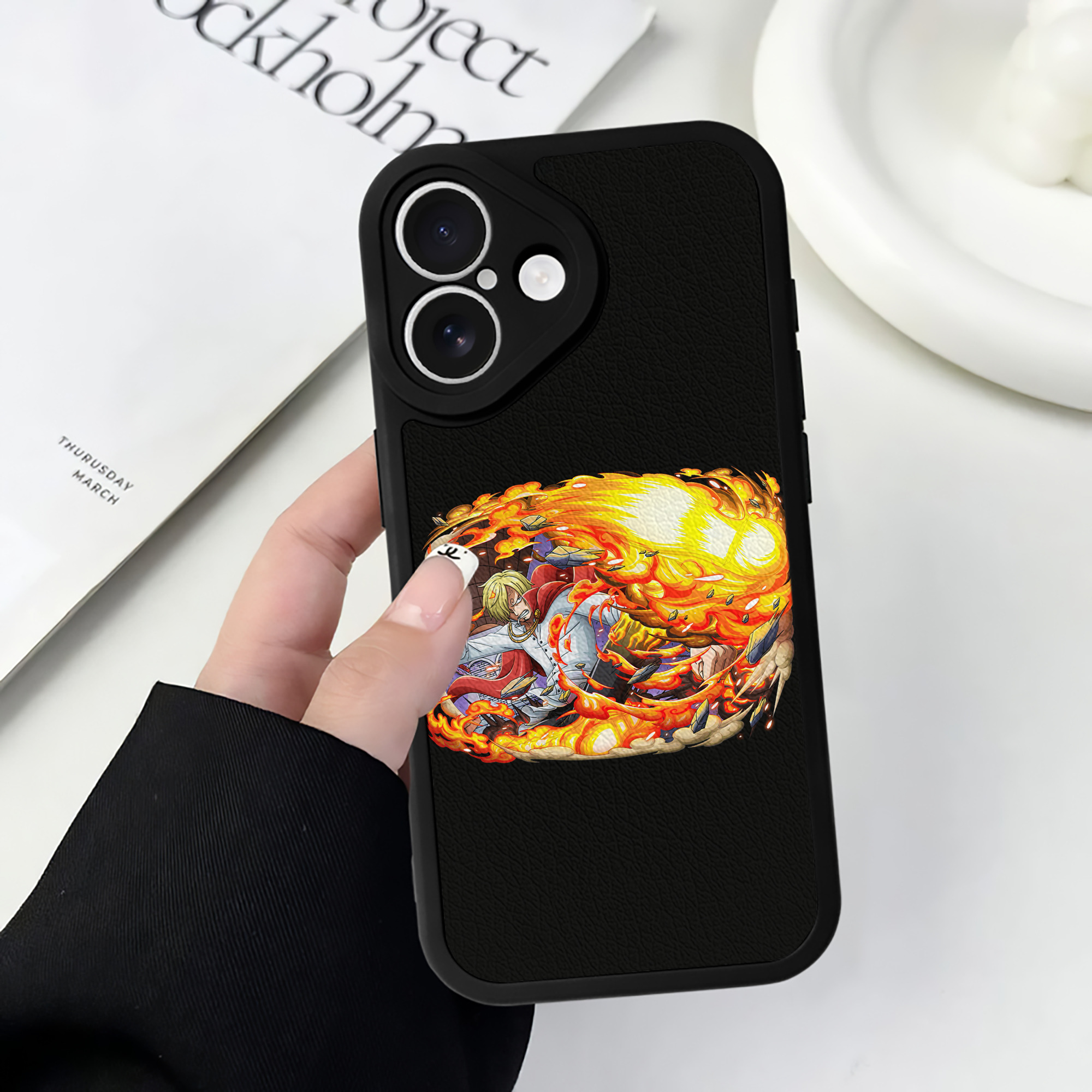 （画像用） ワンピース サンジ ONE PIECE Sanji 【iPhone 16シリーズ対応】シリコンスマホケース（レザー調） 材質：シリコン